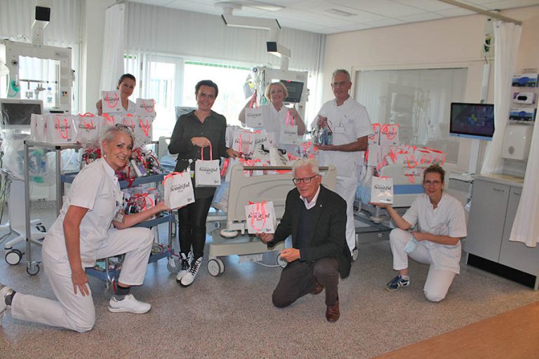 Donatie aan de Intensive Care-afdeling van het LangeLand ziekenhuis